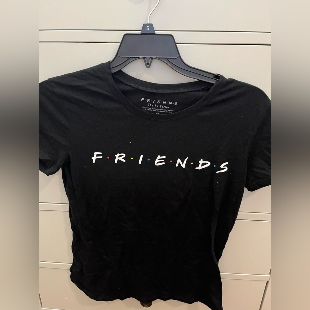 FRIENDS Tee Shirt Small